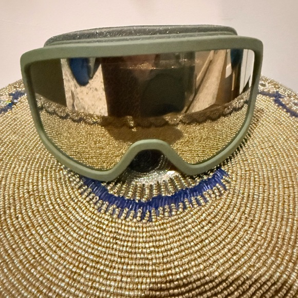 Moncler Army Green Gold Ski Snow Goggles New Never Worn W/Original Case - Picture 10 of 13